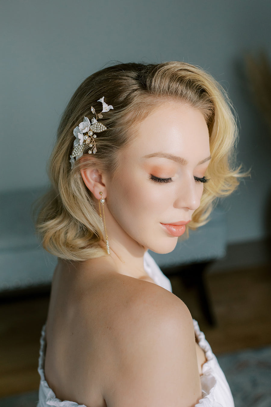 Vera Flower and Pearl Bridal Comb