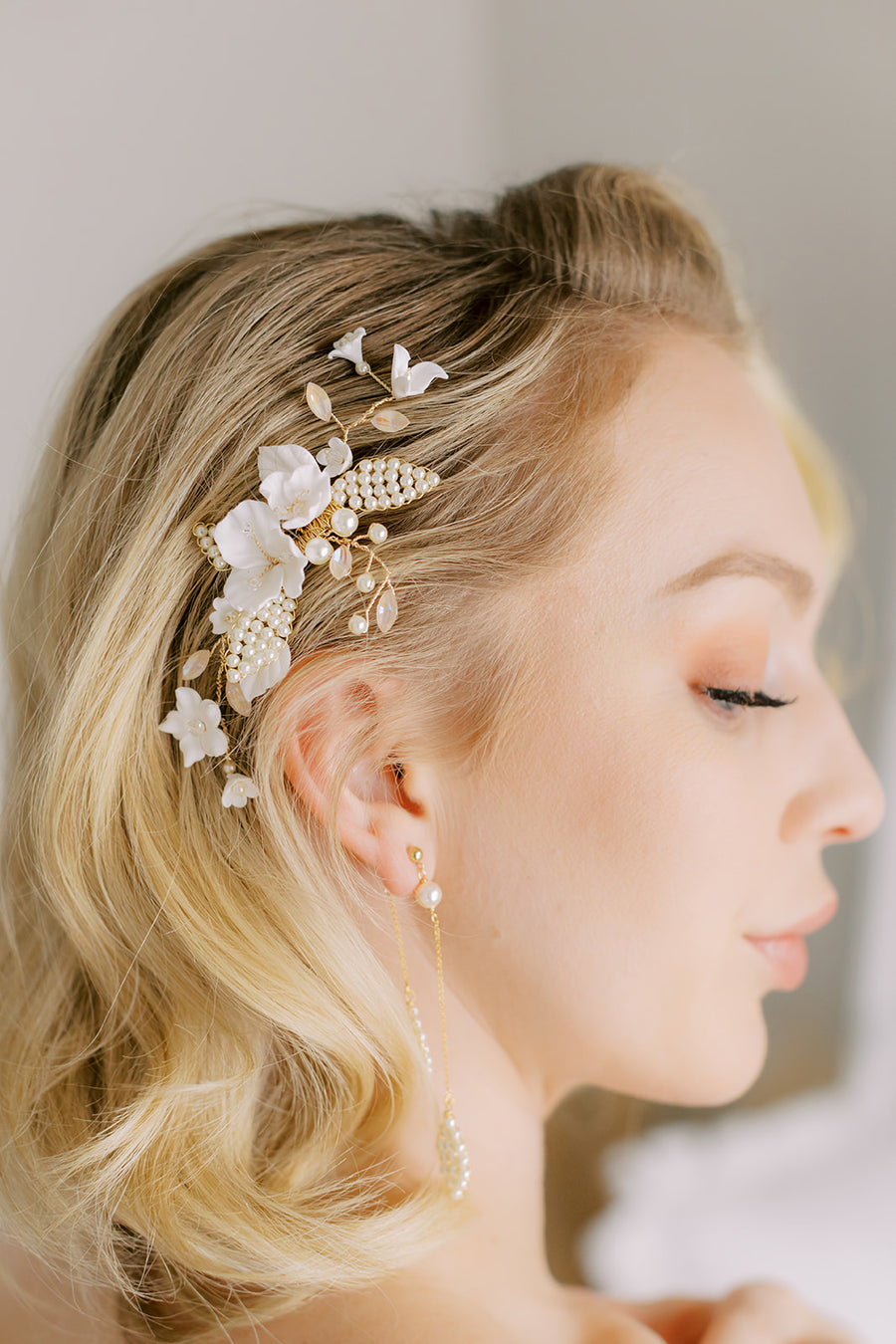 Vera Flower and Pearl Bridal Comb