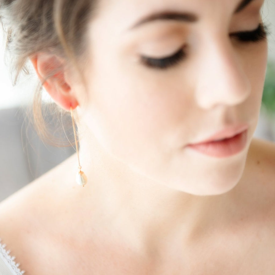 Bridal earrings Pearl earrings in gold 